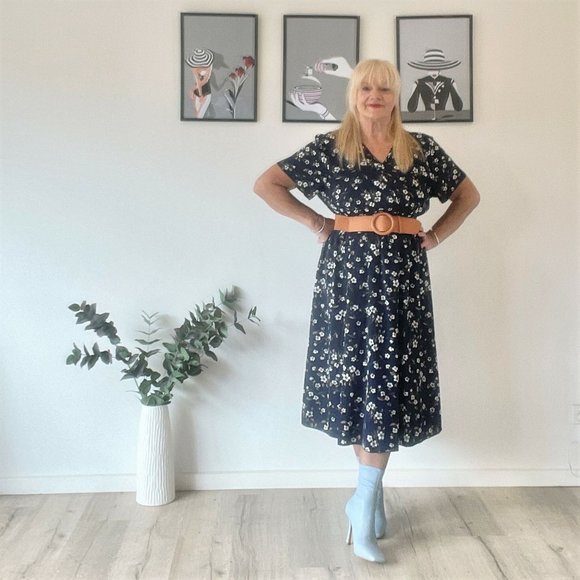 Yasmeen Powder Blue Ankle Boot, NWT, Size 8 - Picture 3 of 7